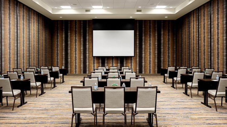 Courtyard_meeting_room.jpg
